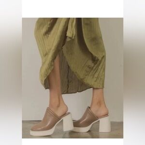 Elegant Tan Mules with Block Heel